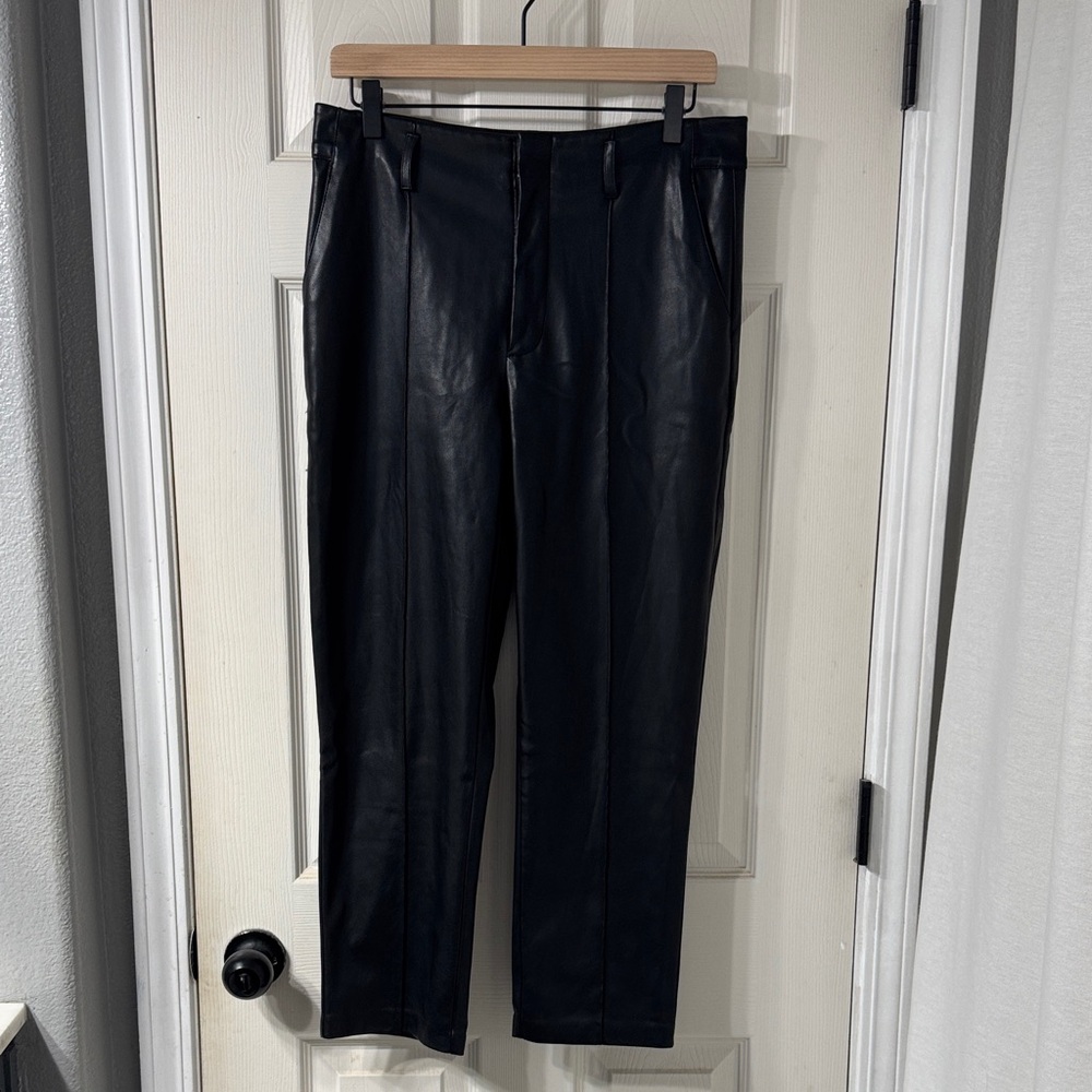 🌻3 for $18 Marc New York Black Faux Leather Pants Size 6